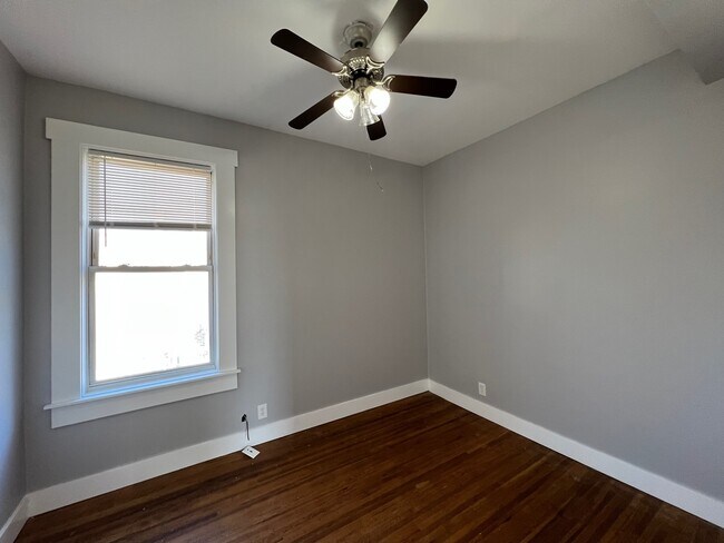 Foto del edificio - 616 N Kedzie Ave