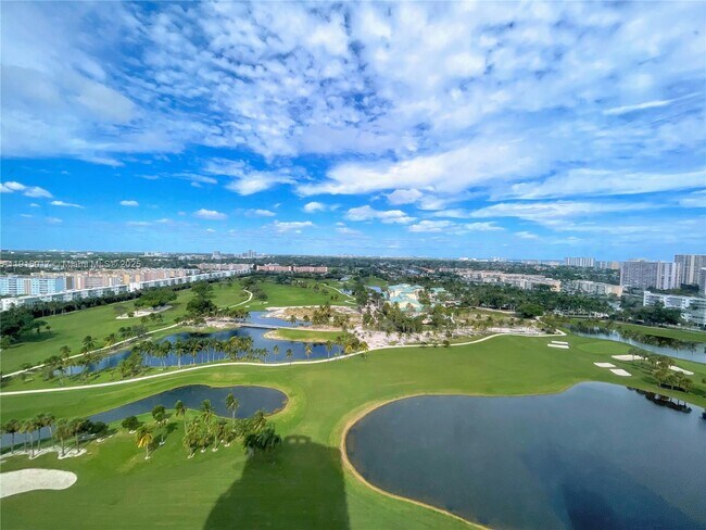 Foto del edificio - 1745 E Hallandale Beach Blvd