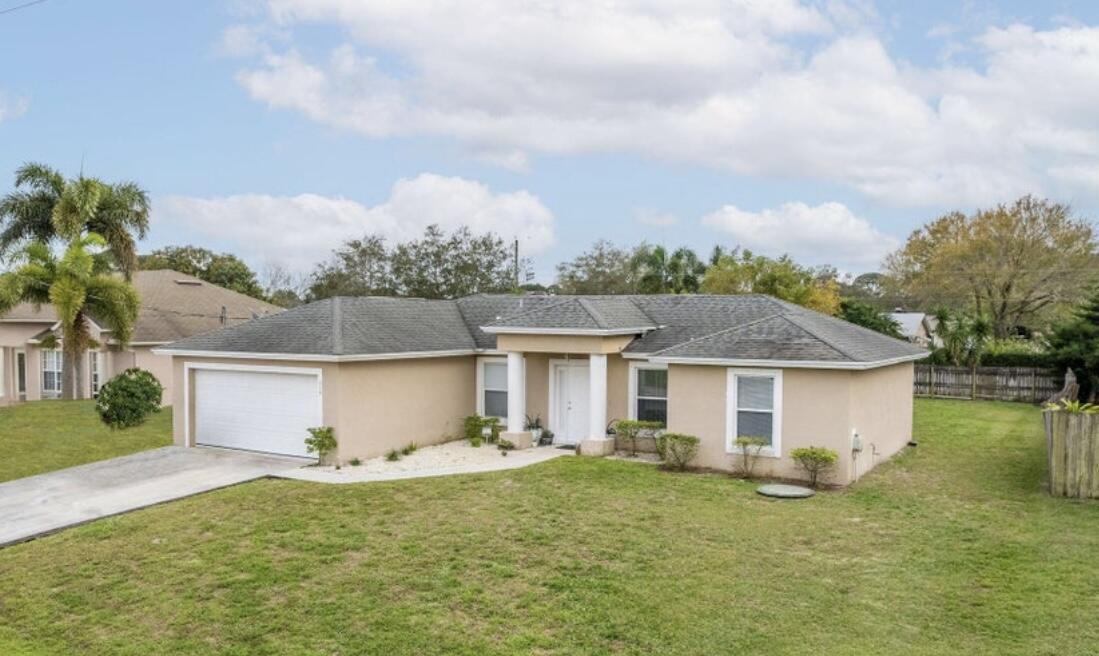Foto principal - 216 SE Eyerly Ave