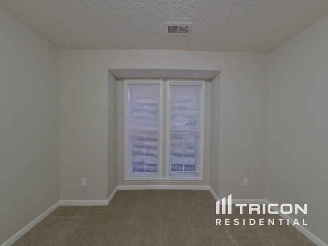 Foto del edificio - 3329 Whitebridge Ln