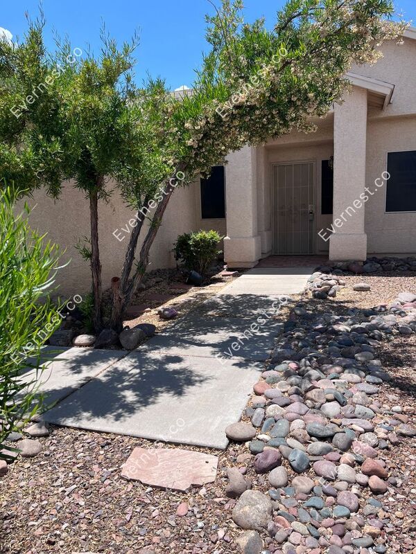 Building Photo - 8903 N Soft Winds Dr