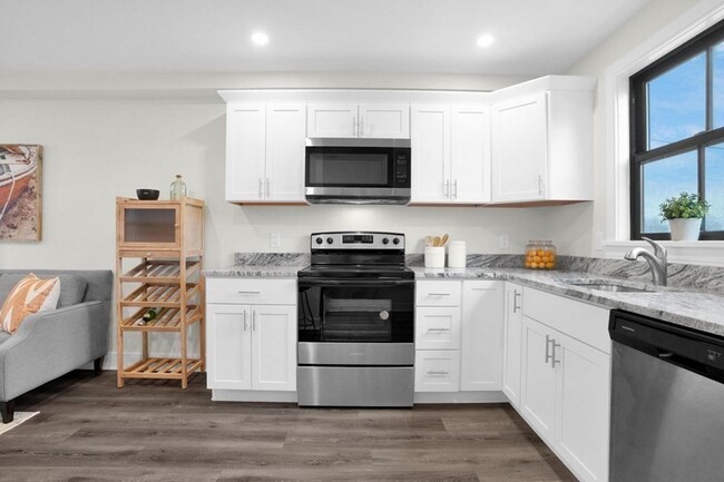 Building Photo - Townhomes at 5-7 Water St | One-Bedroom El...