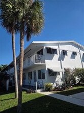 Building Photo - 2000 NE 51st Ct