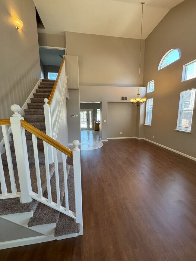 Foto del edificio - 4904 Brittany Ct
