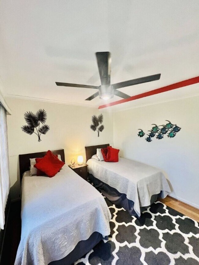 Foto del edificio - Spacious 2BR/2BA Condo with Garden View – Steps from the Ocean