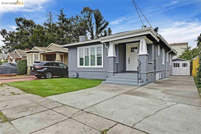 Building Photo - 8207 Iris St