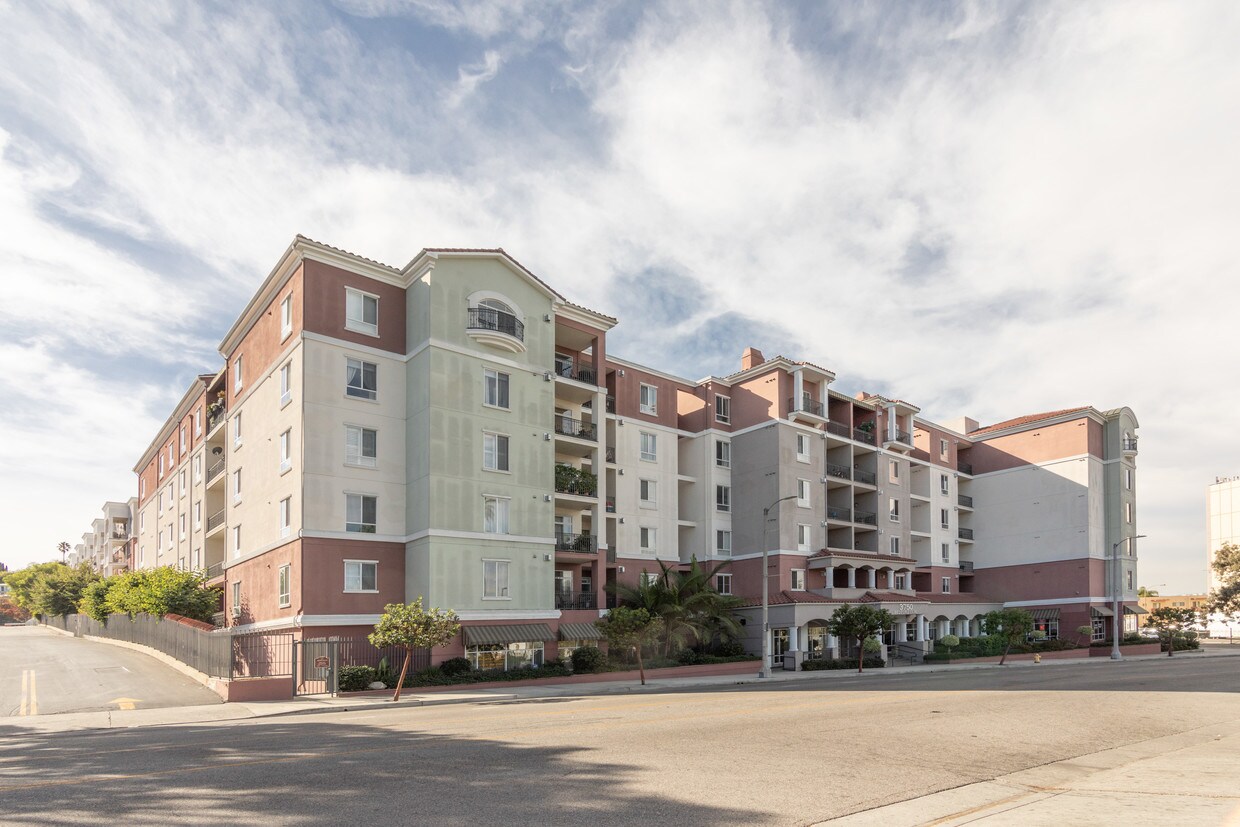 Primary Photo - 3750 Santa Rosalia Dr