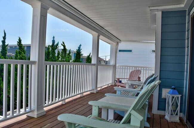 Building Photo - Croatan- Across from the Beach!