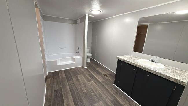 Building Photo - 120A Parker Dr