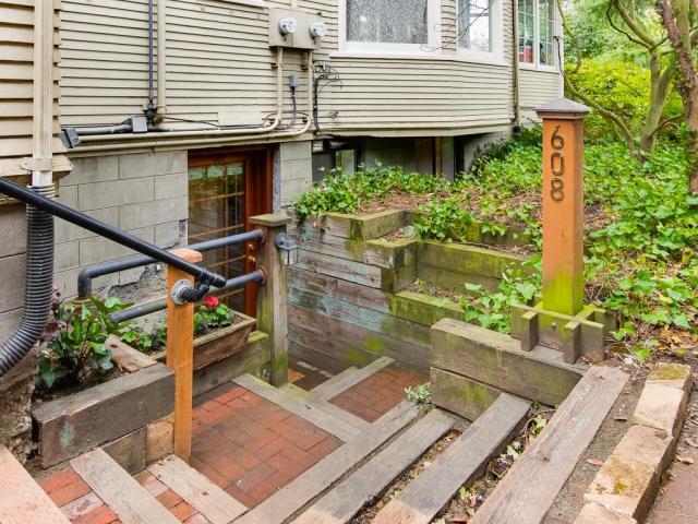 Building Photo - 1 bedroom in Seattle WA 98119