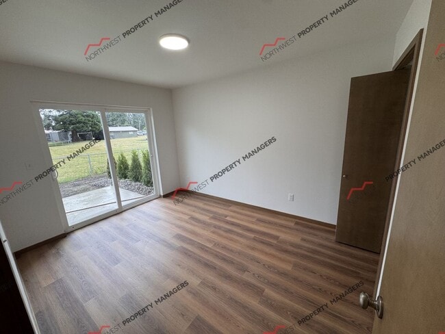 Building Photo - R120B