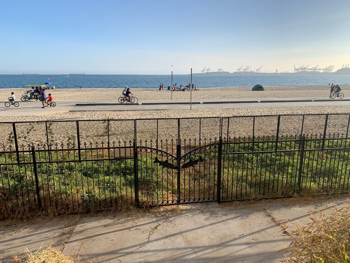Primary Photo - 1804 E Ocean Blvd
