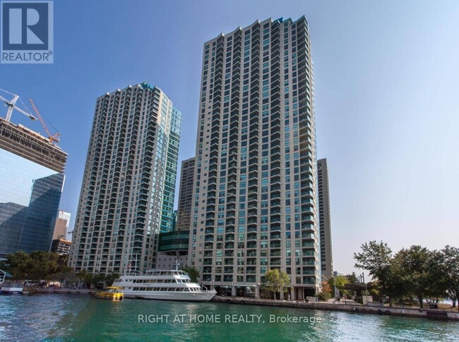 Building Photo - 99 Harbour Square