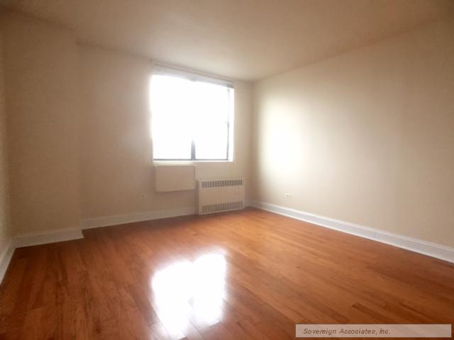 Primary Photo - 3333 Broadway