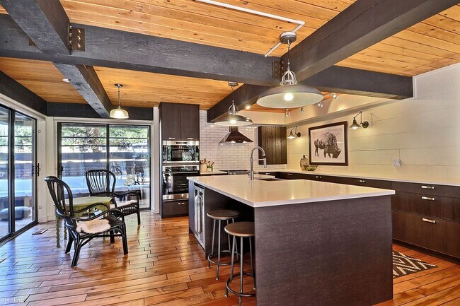 Foto del edificio - 3 br, 3 bath Triplex - 24206 Currant Drive