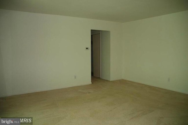 Foto del edificio - 3790 Lyndhurst Dr