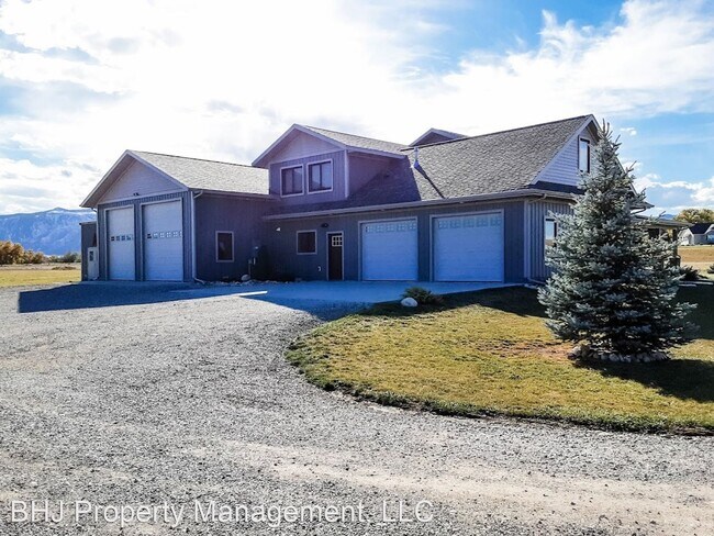 Building Photo - 5 br, 2.5 bath House - 8 Sandstone Cr