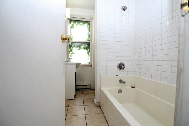 Foto del edificio - Spacious studio in a great area in Fishtown