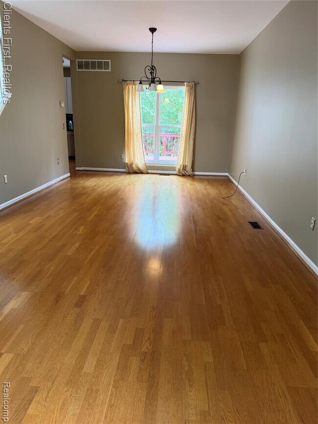 Foto del edificio - 35285 Pennington Dr