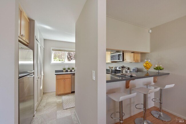 Building Photo - 14 Marin Ave