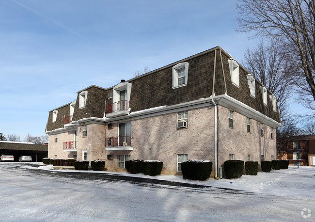 Building Photo - Locust Apartments