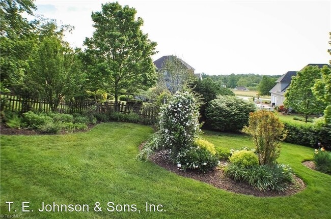 Building Photo - 4 br, 4 bath House - 3425 Willow Wind Dr