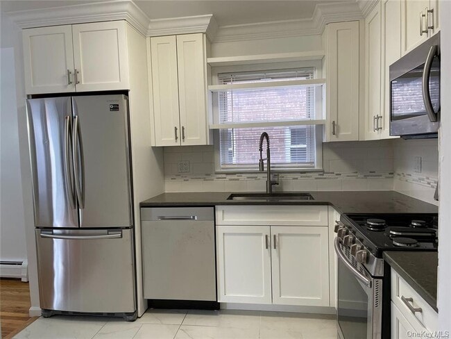 Building Photo - 43-21 212th St