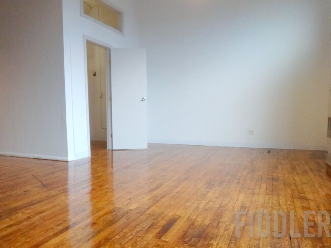 Foto del edificio - 144 Spencer St