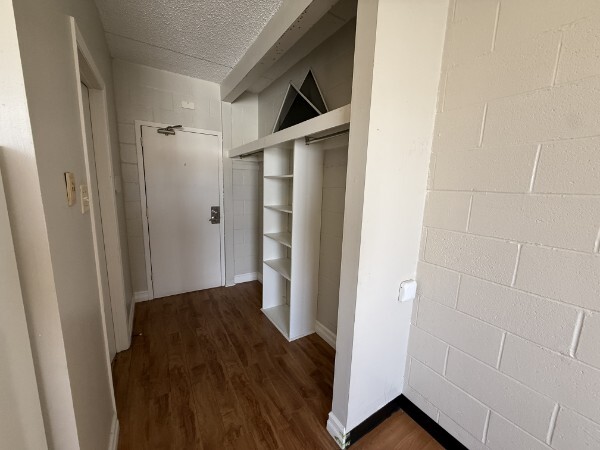Building Photo - BACHELOR UNITS - Affordable Unit
