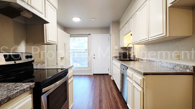 Foto del edificio - 13607 Flagstone Ln