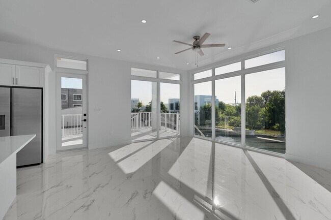 Building Photo - 31368 Ave I