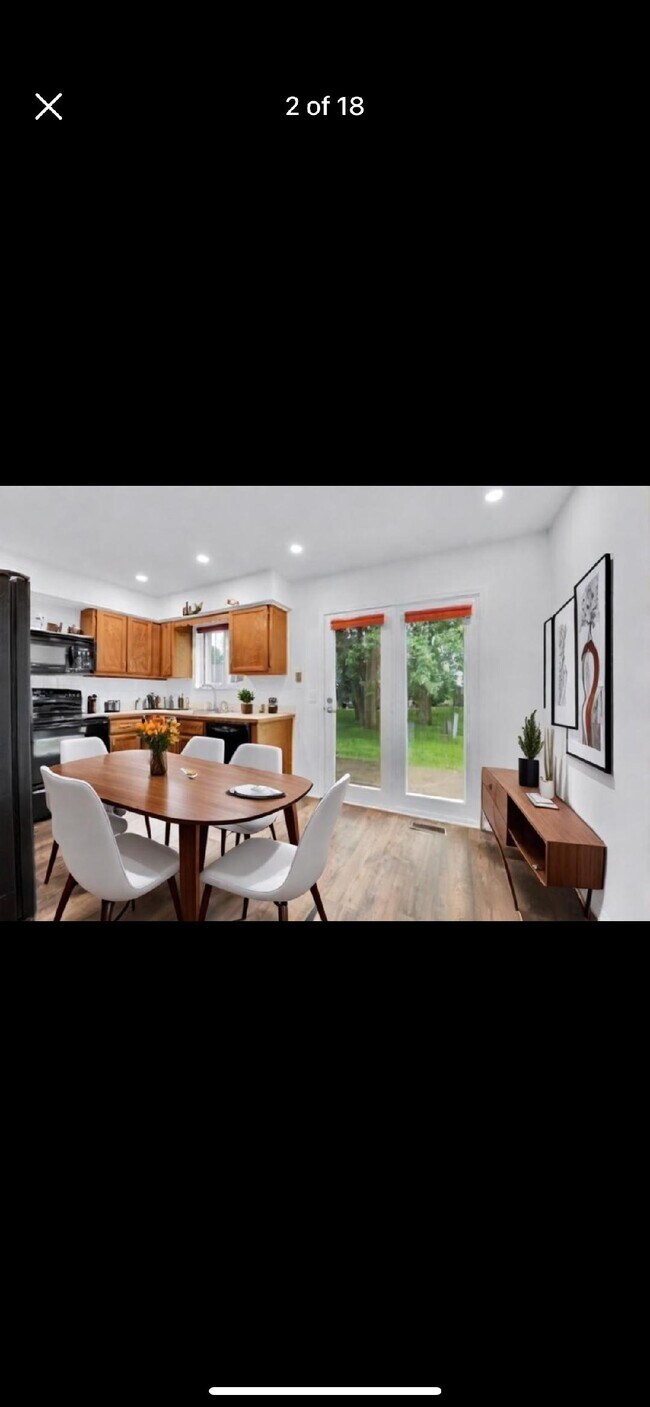 Foto del edificio - 28056 Maple Forest Blvd W