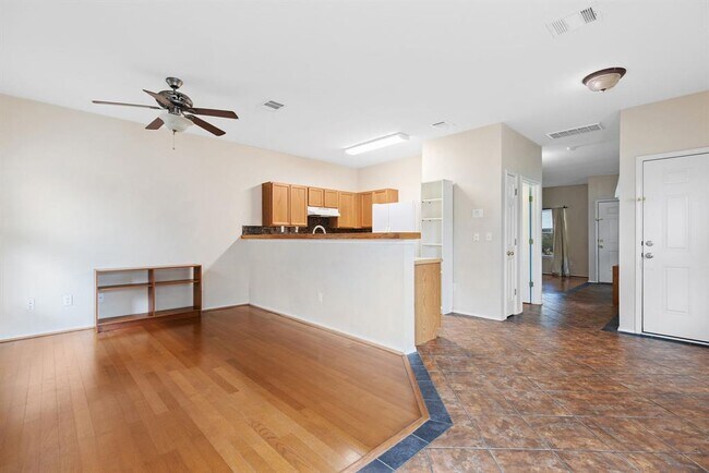 Foto del edificio - 1103 E 3rd St