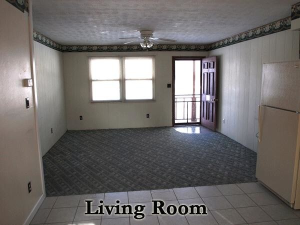 Building Photo - Beautiful 2 BR 1 BA Duplex