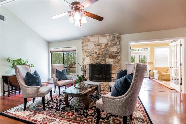 Foto del edificio - 3407 Peregrine Falcon Dr