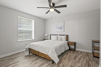 Building Photo - 2114 Main St Building Photo - 2114 Main St