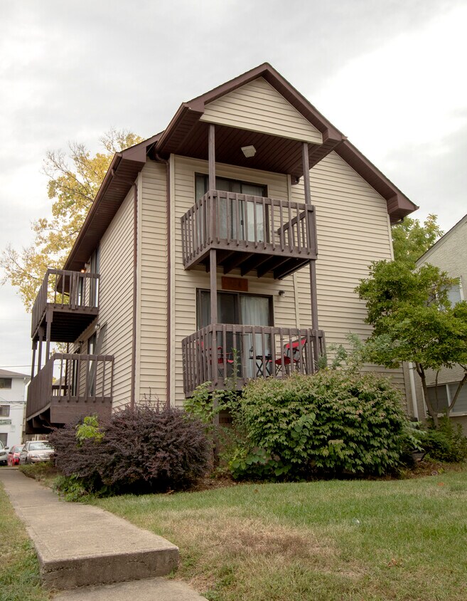 Primary Photo - 124 W Norwich Ave
