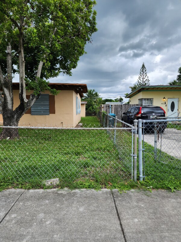 585 NW 117th St, Miami, FL 33168 House for Rent in Miami, FL