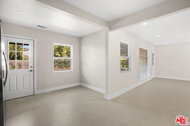 Foto del edificio - 7806 Wellsford Ave