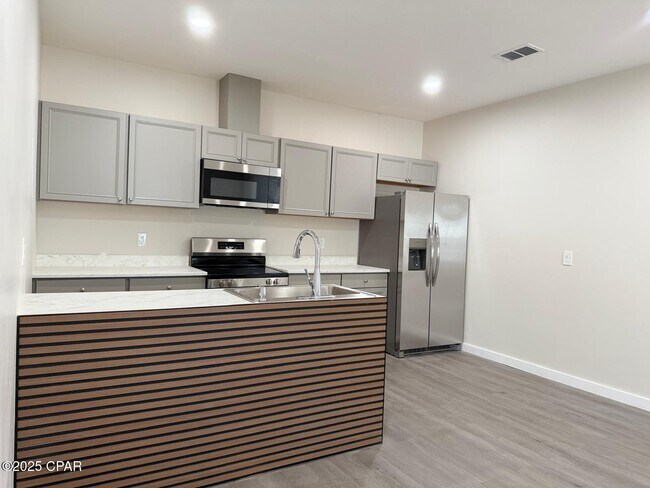 Foto del edificio - 2913 E 5th Ct