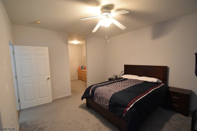 Foto del edificio - 68 Mountain View Ct