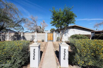 Building Photo - 2226 W Heatherbrae Dr