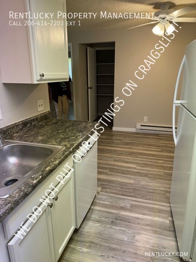 Building Photo - Recently UPDATED!! Great 3-Bedroom in Taco...