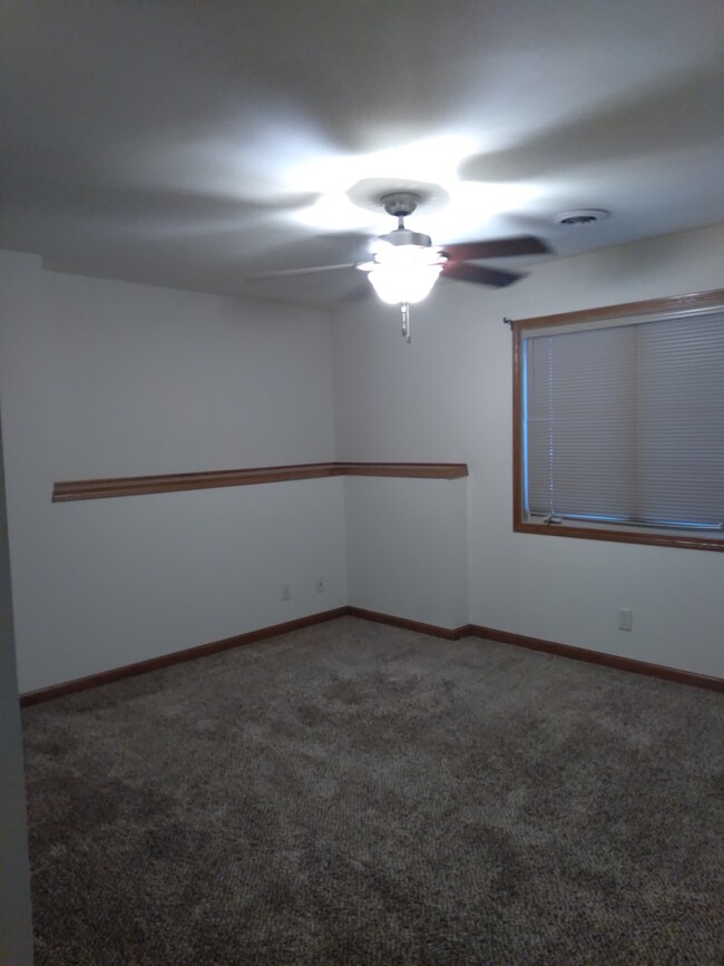 Building Photo - 2235 Cobblestone Dr