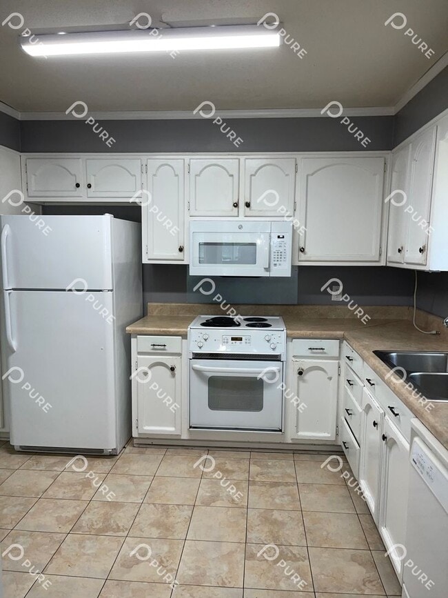Building Photo - 3712 Fox Trail Cir NW