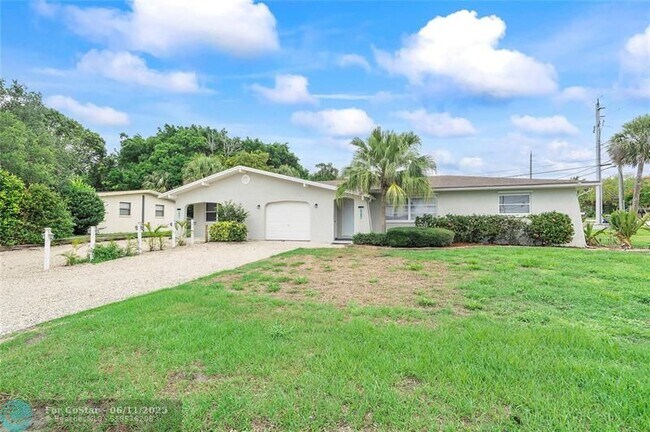 Building Photo - 3307 NE Jeannette Dr
