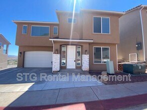 Building Photo - 438 N Stone Mountain Dr