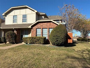 Building Photo - 611 Oriole Blvd