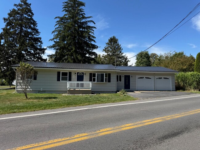 3 bedroom single family house with attache... - 3 bedroom single family house with attache...