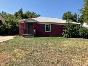 Building Photo - 107 W Mimosa Dr